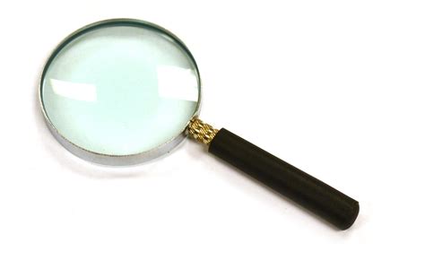 Can ice be used as a magnifying glass?